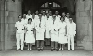Departamento de Pediatría residentes en 1949 (incluyendo Mildred Stahlman, abajo a la izquierda)