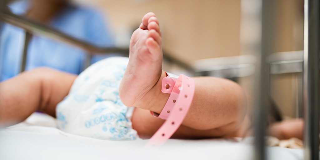 ¿Es seguro usar ENFit en la nutrición enteral neonatal?